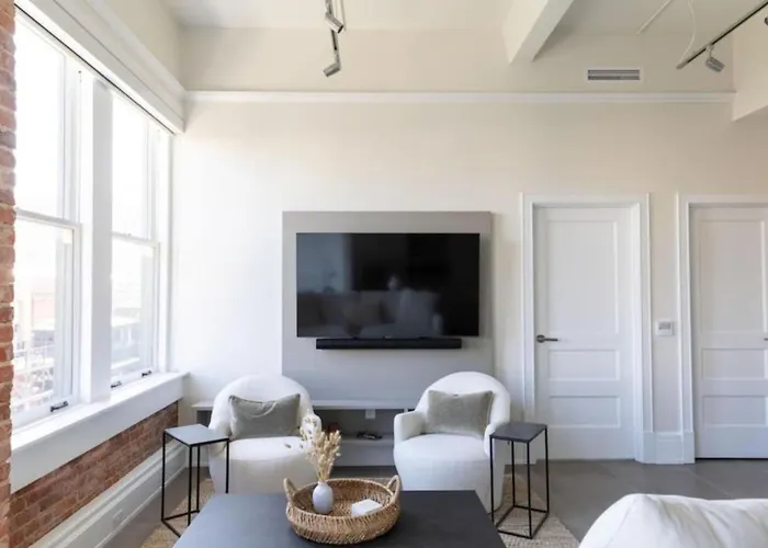 The Brent Lofts 4*